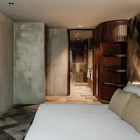 Barneys Ny Gold - Pool - Concierge *