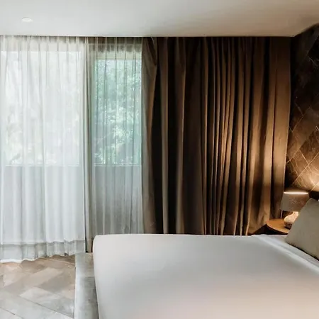 Barneys Ny Gold - Pool - Concierge Holiday home *