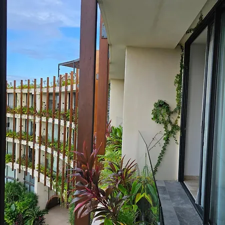 2 Bedroom In Mistiq Gardens With Pool And Gym Apartment