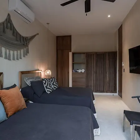 Sunset Serenity - Amply Private Terrace & Pool & Gym & Club Access