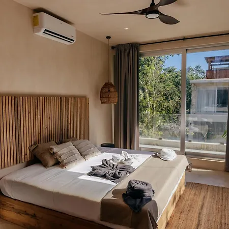 Oasis Private Pool Rooftop Holiday home *