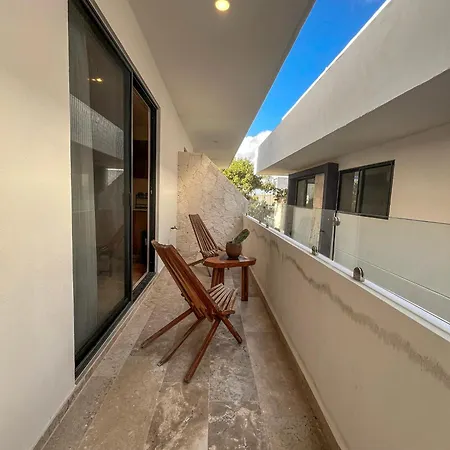 Elegant With Private Bathroom In Luxury Penthouse Apartment *