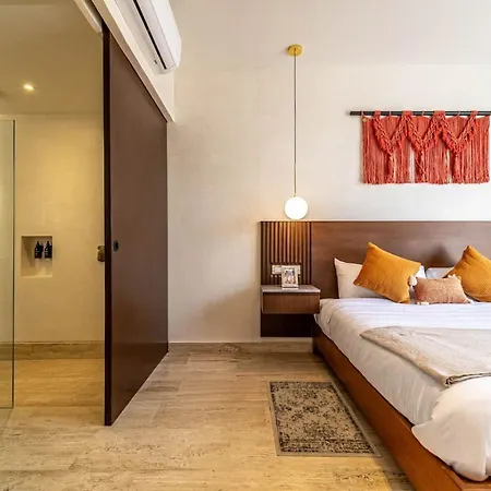 Holiday home 3br Penthouse With Private Plunge Pool *