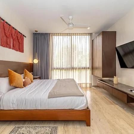 Holiday home 3br Penthouse With Private Plunge Pool