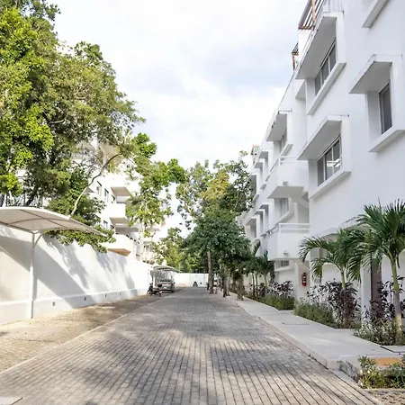 Modern With 2 Bdr Gym & Pool Apartment