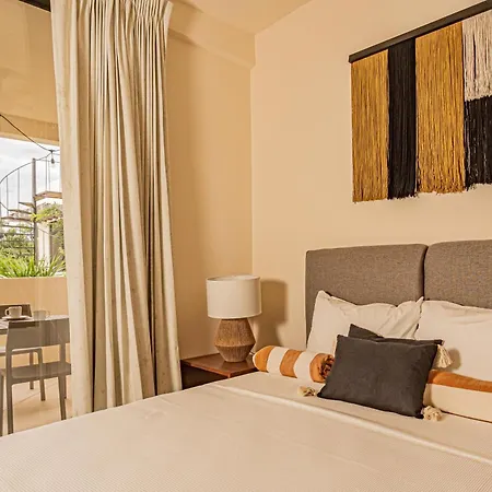 Downtown Delight -roof With Pool & Bbq & Jungle Gym *