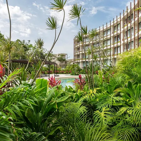 Mistiq Gardens 2 Apartment *