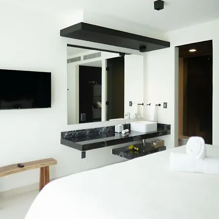 Blanca Incredible 2br - Private Pool Free Club