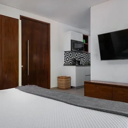 Panoramic 1-br Studio,garden, 360º Pool & Gym *