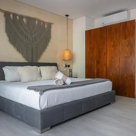 Panoramic 1-br Studio,garden, 360º Pool & Gym *
