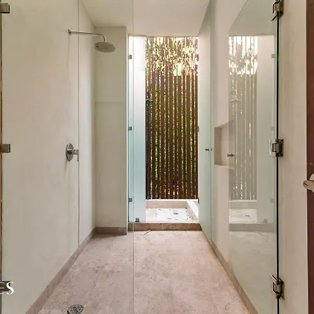 2 Br. Ph Wprivate Pool In Luxury Gated Community