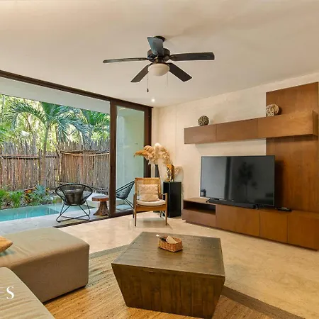 2 Br. Ph Wprivate Pool In Luxury Gated Community Apartment
