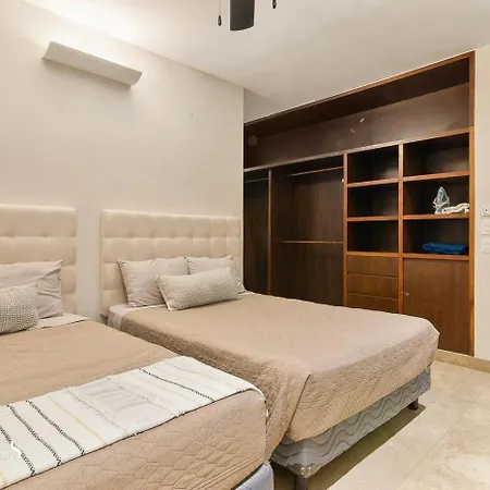 2 Br. Ph Wprivate Pool In Luxury Gated Community *