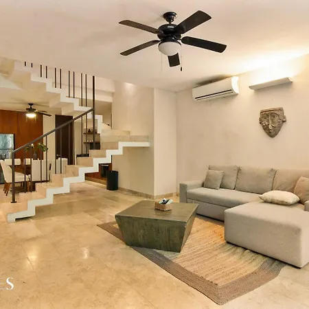2 Br. Ph Wprivate Pool In Luxury Gated Community
