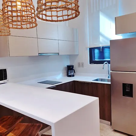 1 Bedroom 1 Mile From *