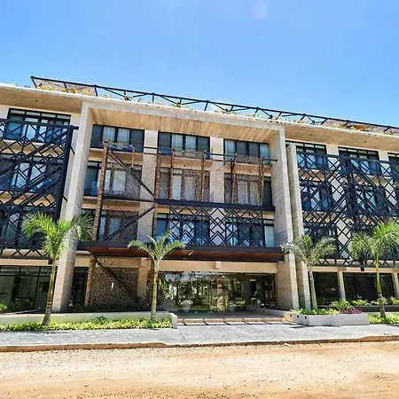 Escape - Stylish Pool, Gym & Parking Tulum