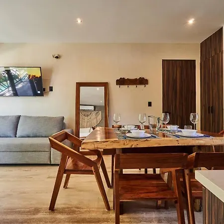 Escape - Stylish Pool, Gym & Parking *
