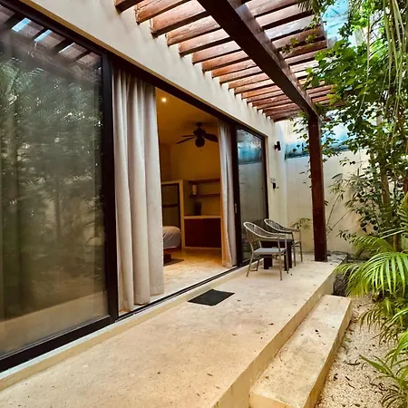 Starfit Boutique Beachclub, & Gym Included Hotel