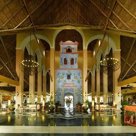 Grand Palladium Riviera And 4*