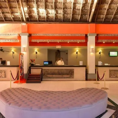 Grand Palladium Riviera And