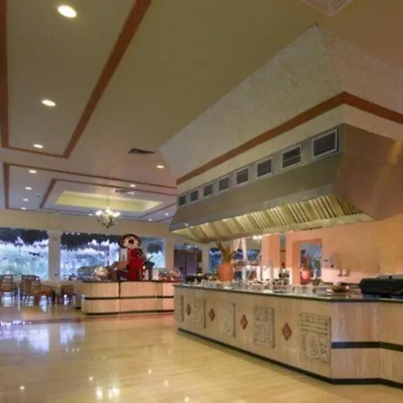 Grand Palladium Riviera And Resort 4*