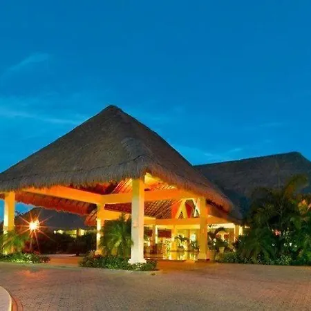 Grand Palladium Riviera And Resort