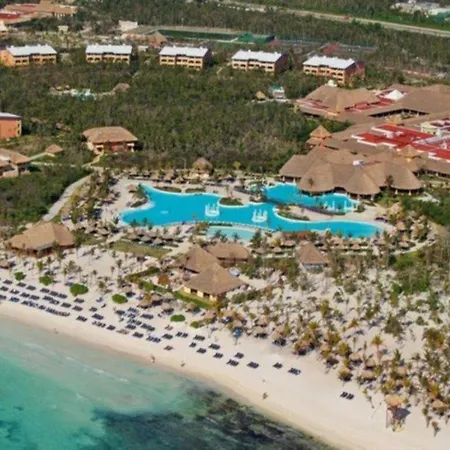 Grand Palladium Riviera And 4*