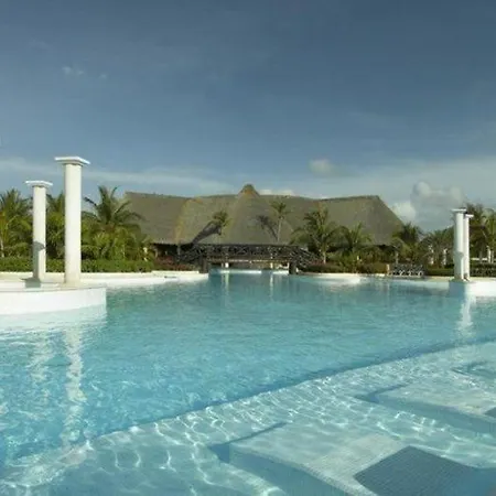 Grand Palladium Riviera And Resort 4*