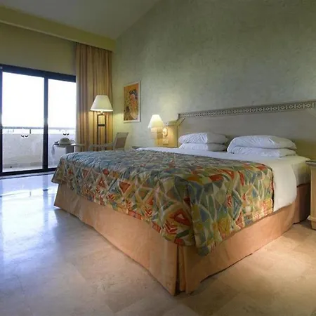 Grand Palladium Riviera And 4*