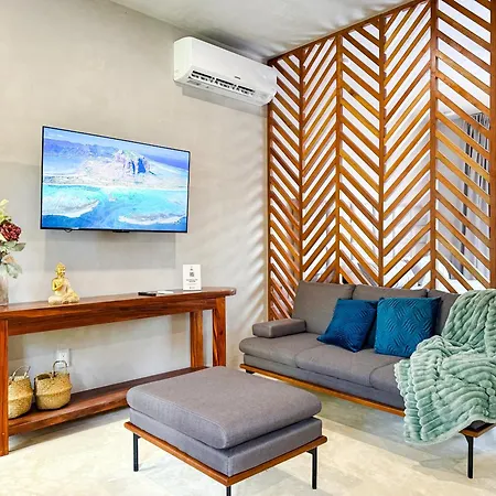 New Swim-up King Bed Wifi Tulum