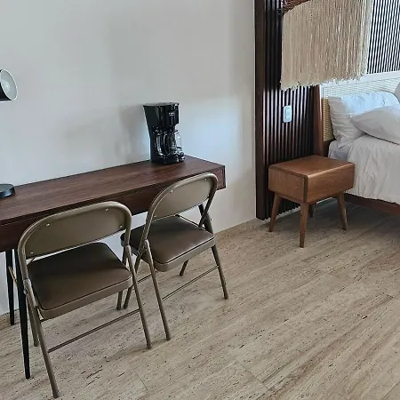 Apartment Jungle Serenity Getaway