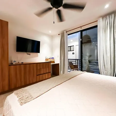 King With Rooftop Pool And Gym *