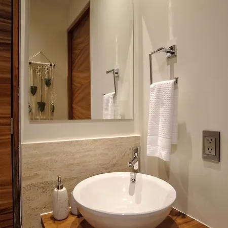 Akua 17 2br Rooftop Pool & Gym Aparthotel