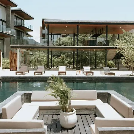 Cute Boho Penthouse 2 Bedroom *