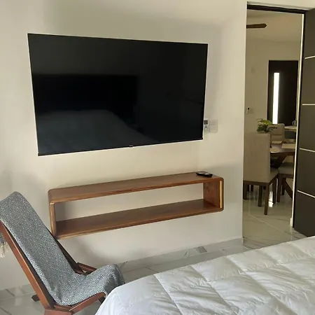 Elegant, Well-furnished In Apartment *
