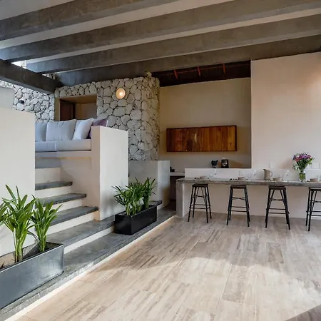 Romeotulum Villa *