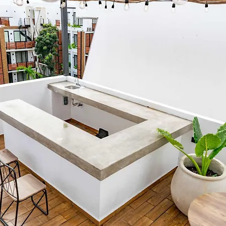 Pool & Rooftop In 2 Bedrooms Apartment