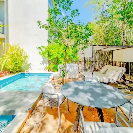 Jungle Apartment *