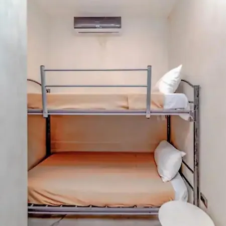 Jungle Apartment *