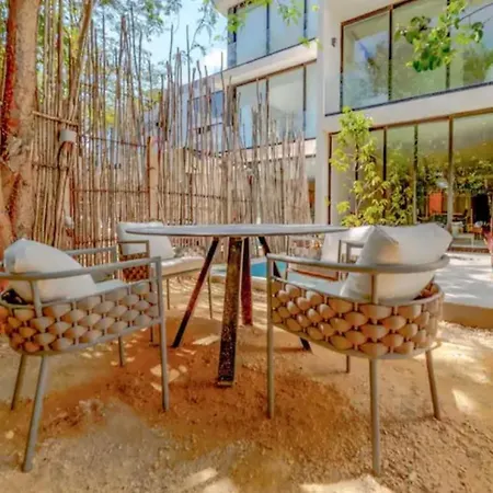 Jungle Apartment