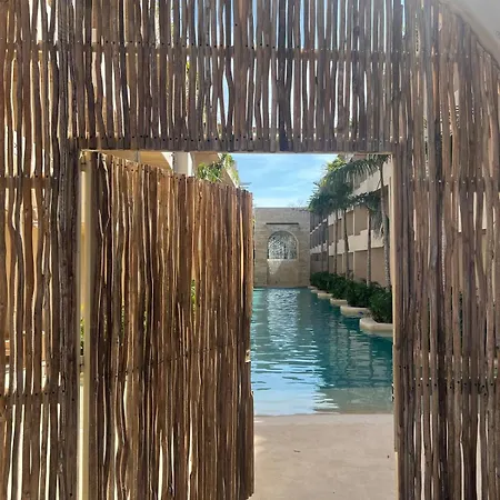 Cocay Lofts 108 Swim Up Apartment *