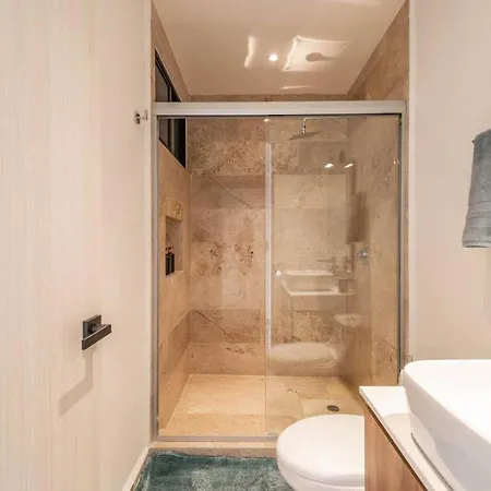 King With Balcony, Rooftop Pool In Trendy Aldea Zama Holiday home Tulum