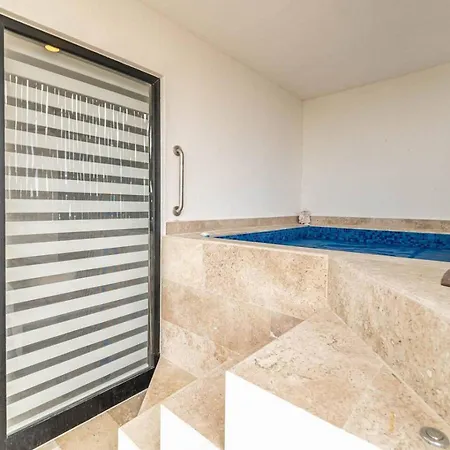 Lux 2 Bd With Private Plunge Pool And Balcony *