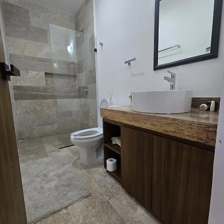 Brand New Penthouse Jungle Views 2 Bdr Sleeps 6 Сasa de vacaciones *