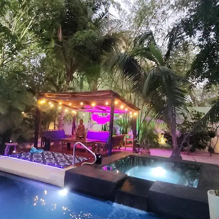 Azul Luxury For Less *