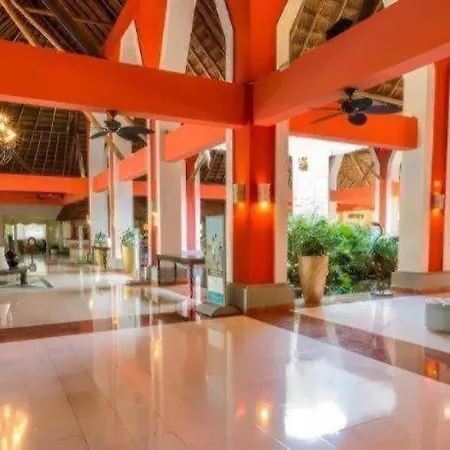 Grand Palladium Riviera And Resort