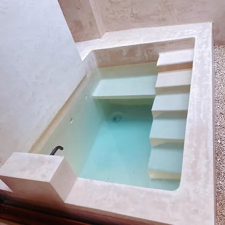 Makan Brand New 2-bedroom With Patio And Pool