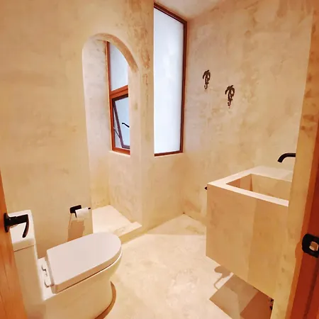Apartment Makan Brand New 2-bedroom With Patio And Pool