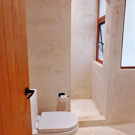 Apartment Makan Brand New 2-bedroom With Patio And Pool *