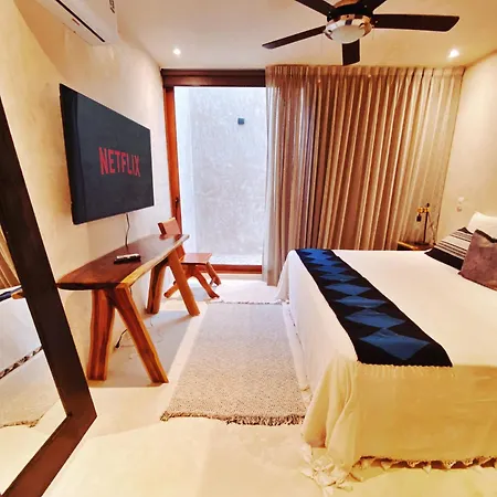 Makan Brand New 2-bedroom With Patio And Pool Apartment *